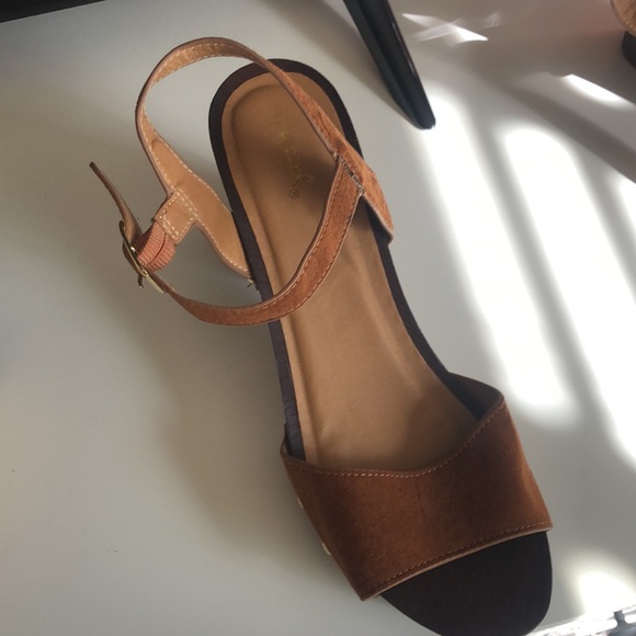 Chunky heals - Picture 2 of 5